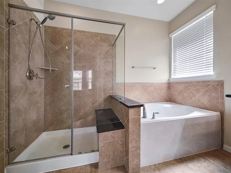 25208 Forest Ledge Dr — Photo 25