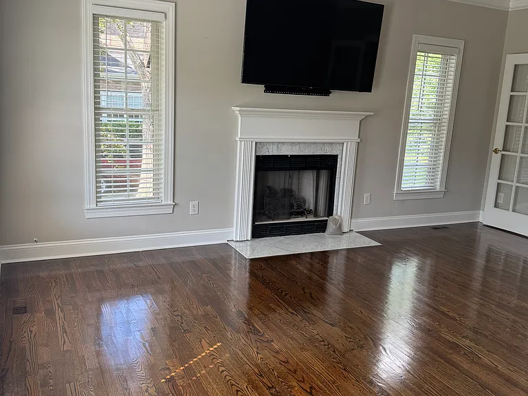 5065 Cramer Woods Dr — Photo 13