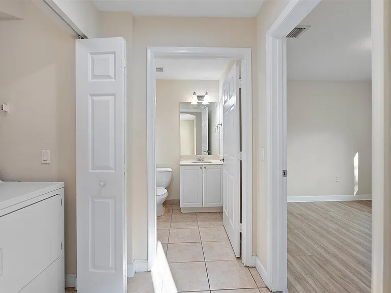 6094 Live Oak Ct #B — Photo 30