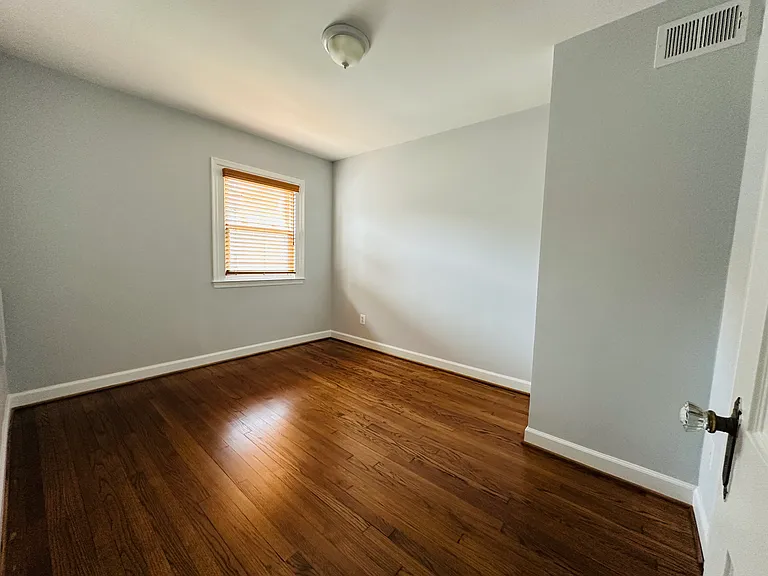 2nd bedroom.