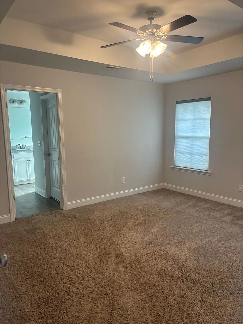 Gorgeous 3 bedroom 2 bathroom in Harvest — Photo 4