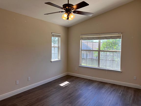 5th image of 3275 Emerson Ln