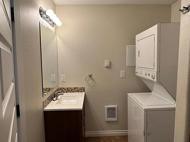 7321 NE 8th Ave #B — Photo 8