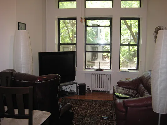 Rented by Magnone Real Estate | media 38