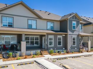 320 Heartland Cres, Cochrane, AB T4C3B3