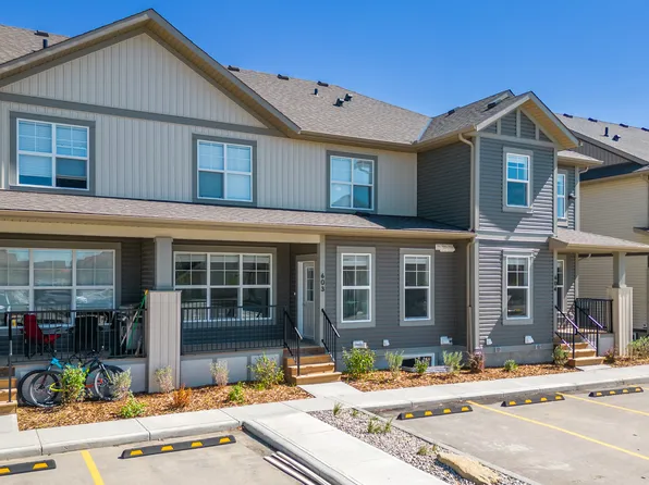 320 Heartland Cres, Cochrane, AB T4C 3B3