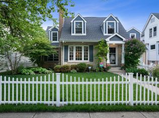 3906 N Kenneth Ave, Chicago, IL 60641