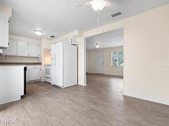 4th image of 407R Gano Ave