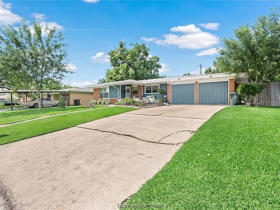 2nd image of 2106 Elmwood Dr