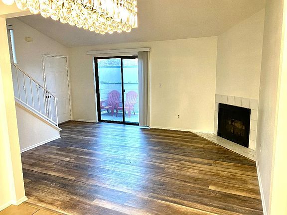 5th image of 44520 15th St E Suite 5