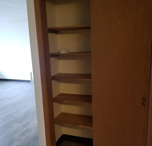 210 N Summit St #13 — Photo 6