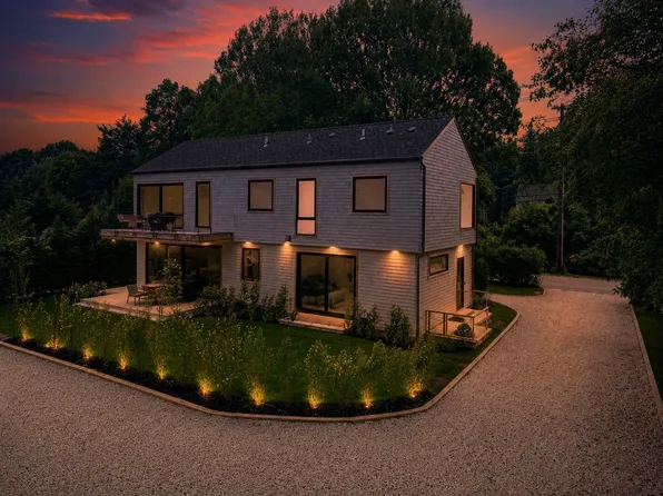 https://photos.zillowstatic.com/fp/99b4fa7f3ec86cc52c93f0196e48112f-p_e.webp