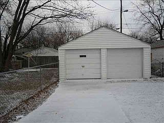 2nd image of 2421 Meadow Dr