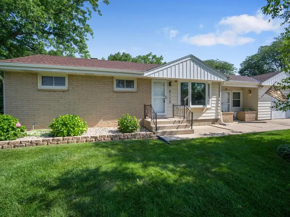 8112 West Elm COURT, Franklin, WI 53132