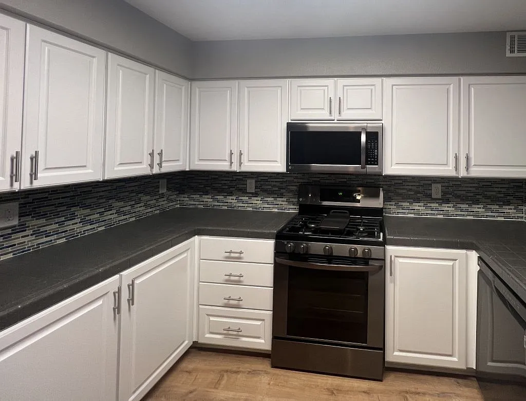 2 bed, 1168 sqft, $1,900 — Photo 1