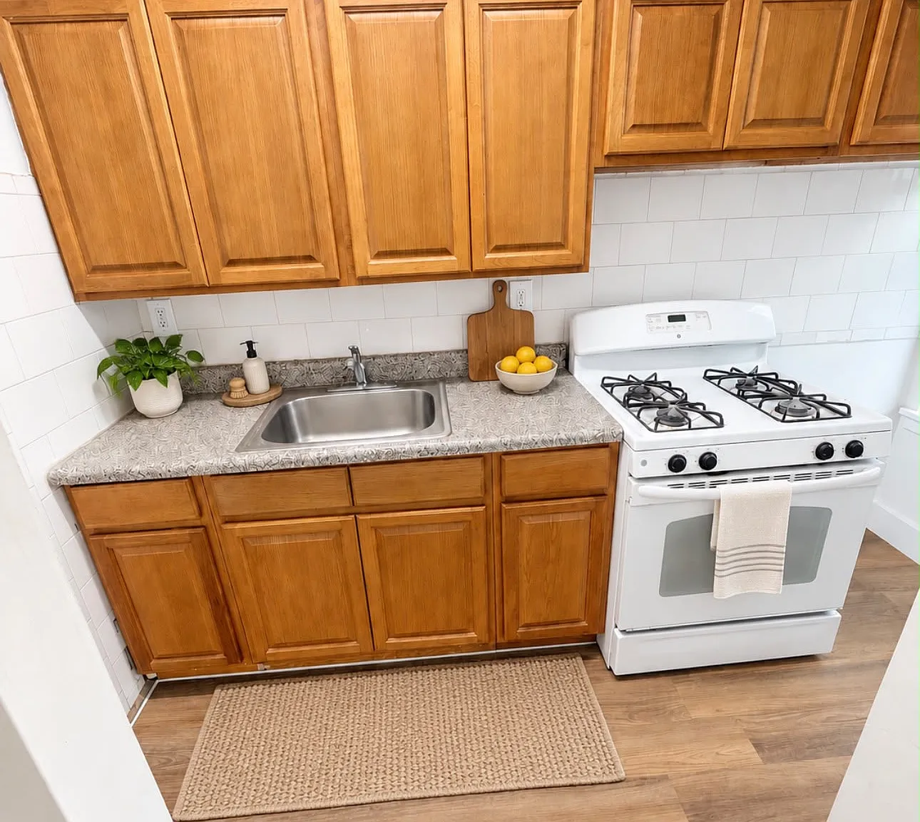 686 Beck Street — Photo 1