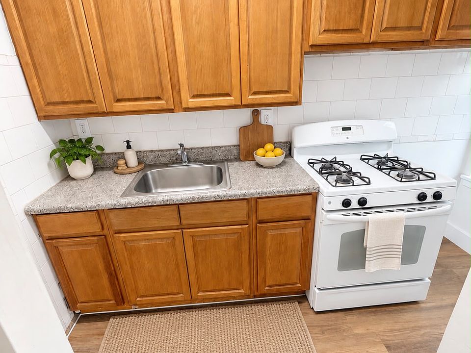 1st image of 686 Beck St #B