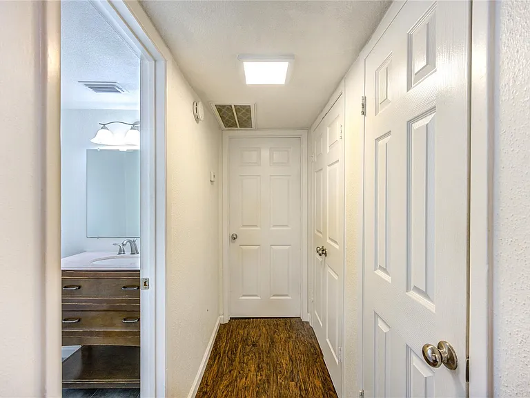 2120 Wilcrest Dr #226 — Photo 18