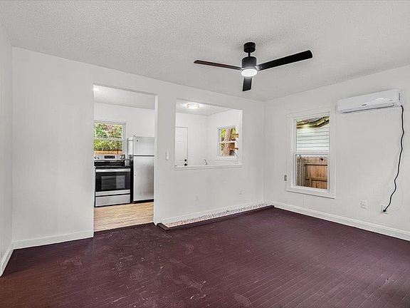 2nd image of 2206 Rountree Dr