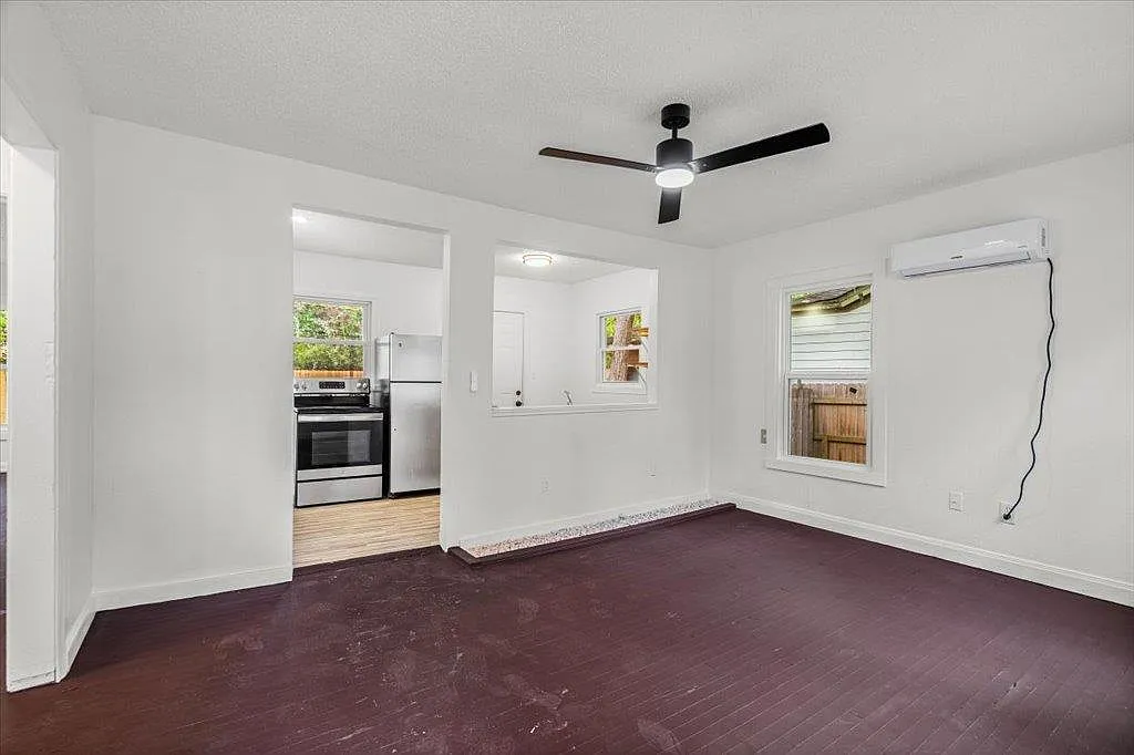 Building Photo - 2206 Rountree Dr