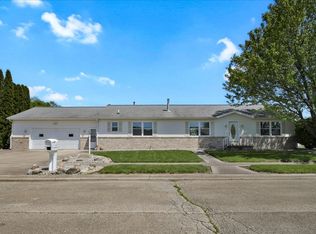 1208 Lancaster Dr, Rantoul, IL 61866