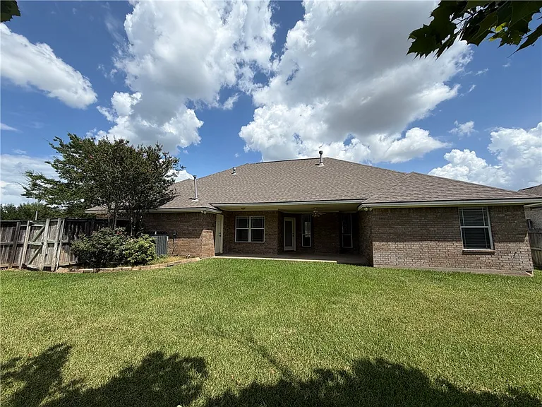 413 Cold Spring Dr — Photo 24