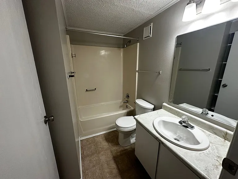 Poplar Ridge Apartments — Photo 57