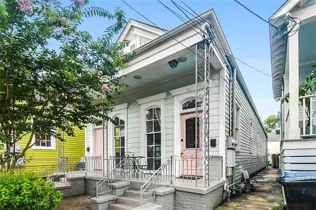 231 S White St — Photo 1