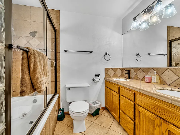 5204 E Avenue T4 — Photo 12