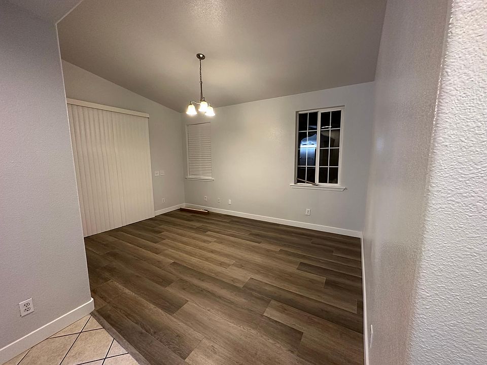 1st image of 4081 N Mountain View Ave #A