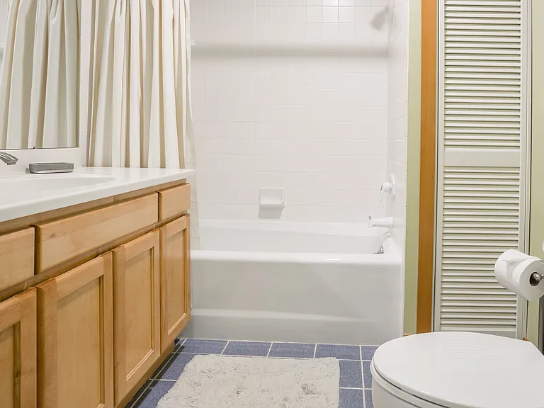 12044C Roosevelt Way NE — Photo 27