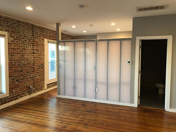 3rd image of 607 22nd St APT 205