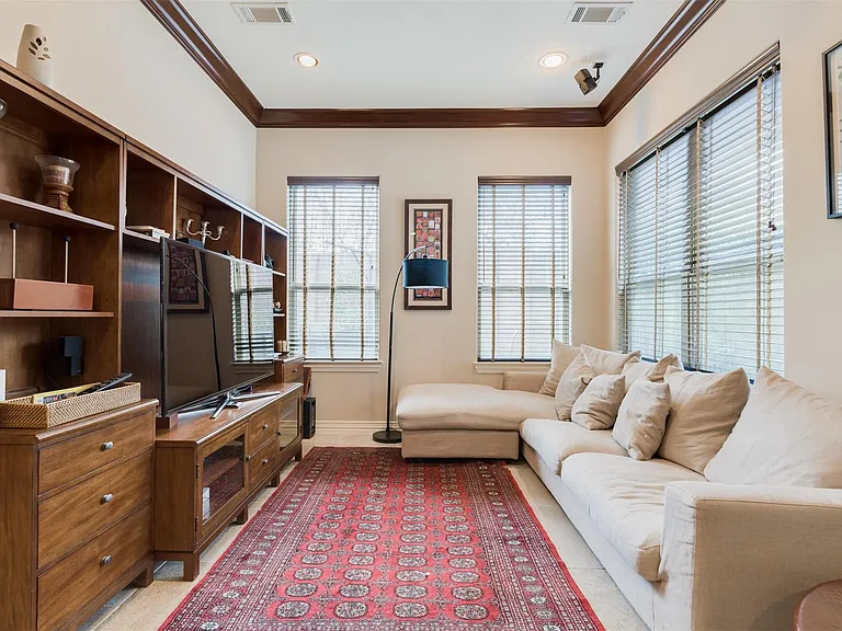 1826 Jade Hollow Ln — Photo 13