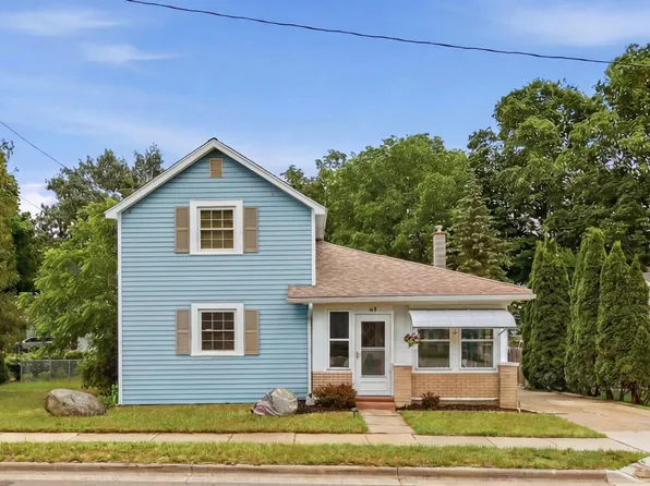 419 N Monroe St SE, Lowell, MI 49331
