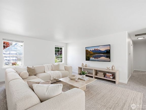 4th image of 211 Anderson Avenue
