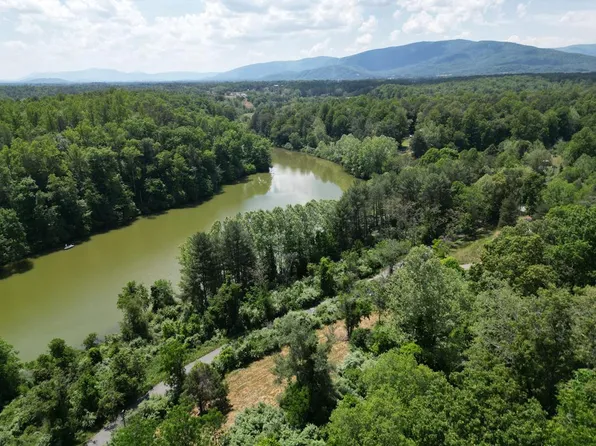2010 Lakeside Dr, Charlottesville, VA 22901