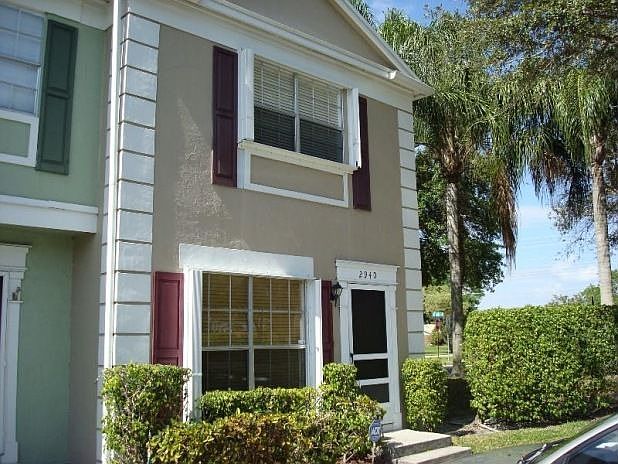 1st image of 2940 Edgehill Ln