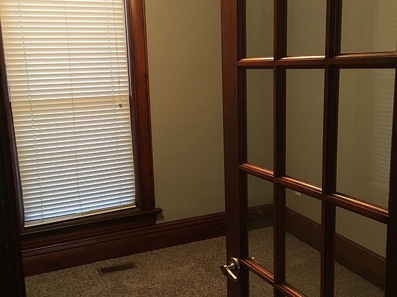 4th image of 701 W Cleary St