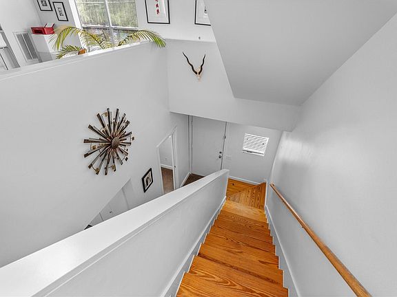 4th image of 2711 Chenevert St