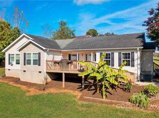 9 Buttercup Ln, Marshall, NC 28753