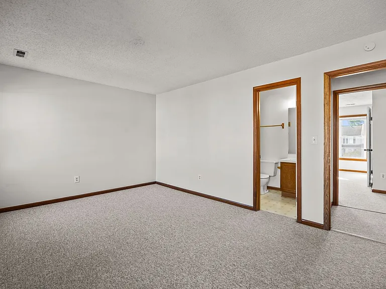 807 Foxmoore Ct — Photo 13