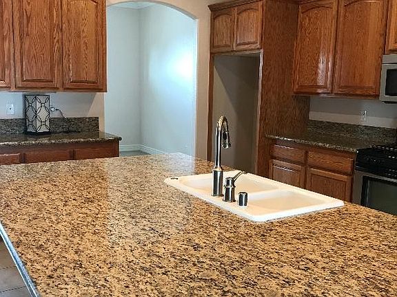 2nd image of 26725 Lakeview Dr