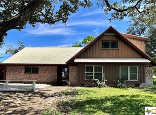 84 Schell Rd, Victoria, TX 77904