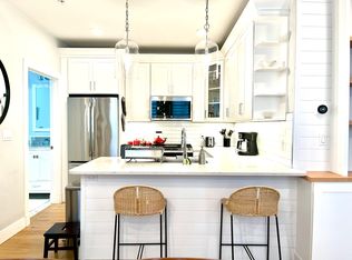 337 Maverick St #1, Boston, MA 02128