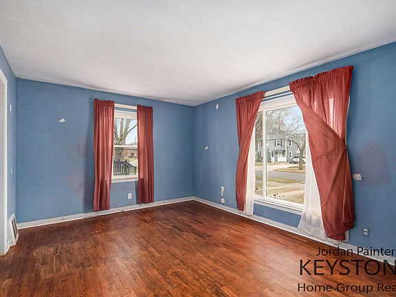 3rd image of 1161 Ottillia St SE