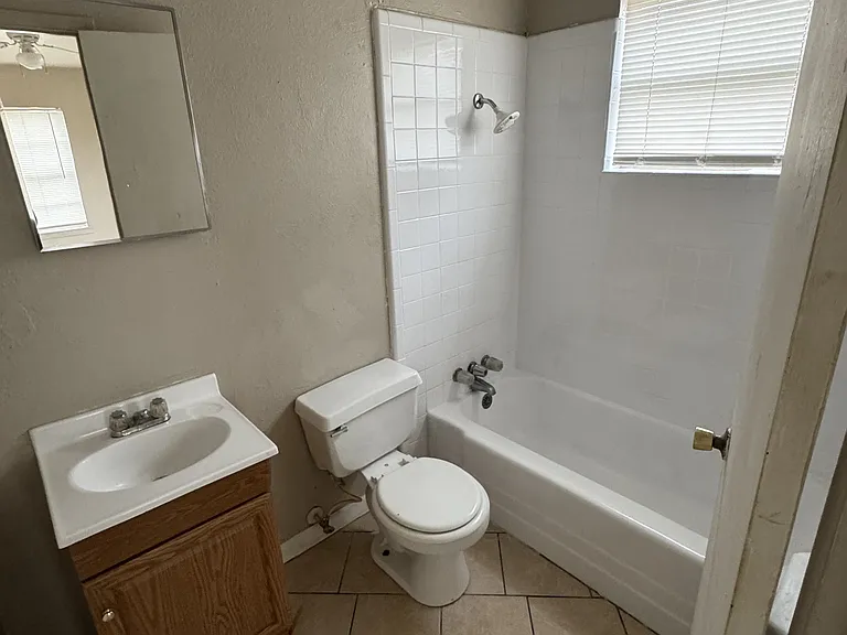 210 Marston Ave #A — Photo 6