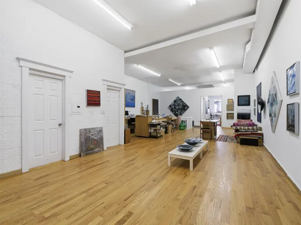 6020 Broadway image 3 of 34