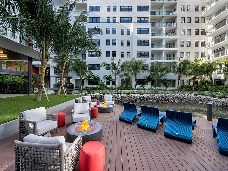 10X Las Olas Walk — Photo 25