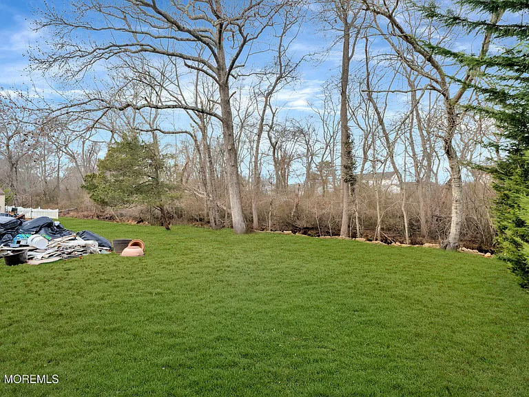 429 Lake Ave — Photo 42