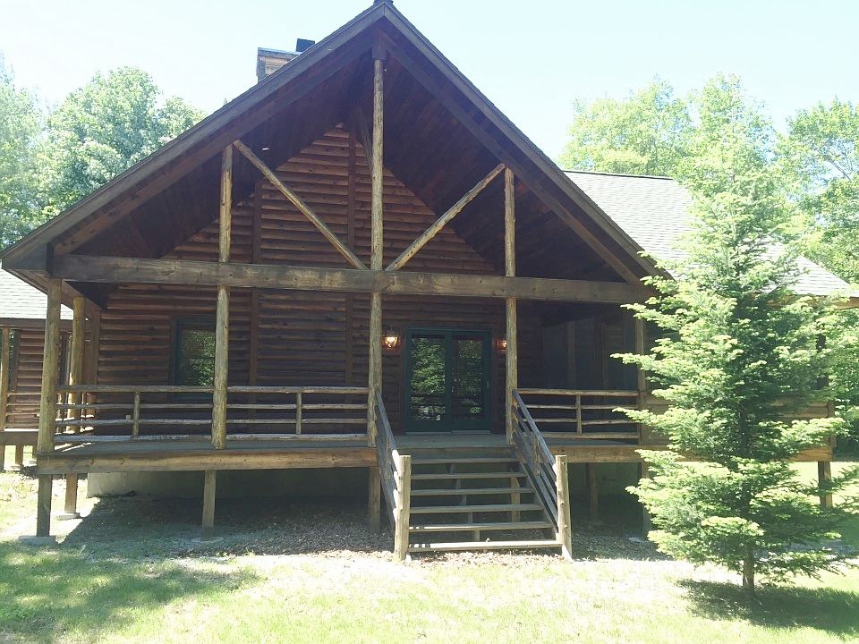 1st image of 132 Pine Ln